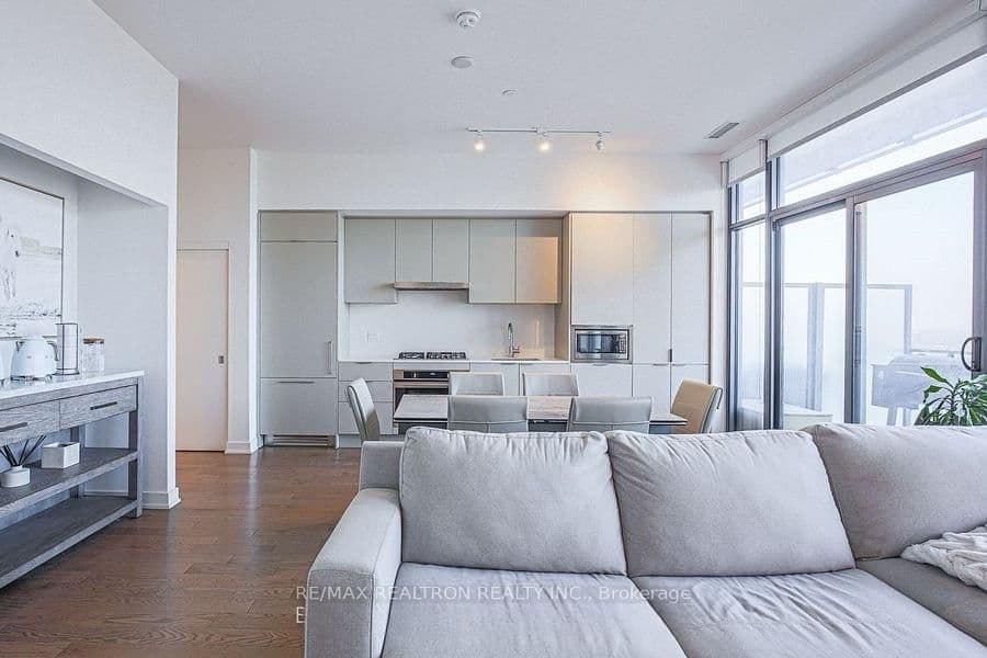 20 Lombard Street, Unit LPH01