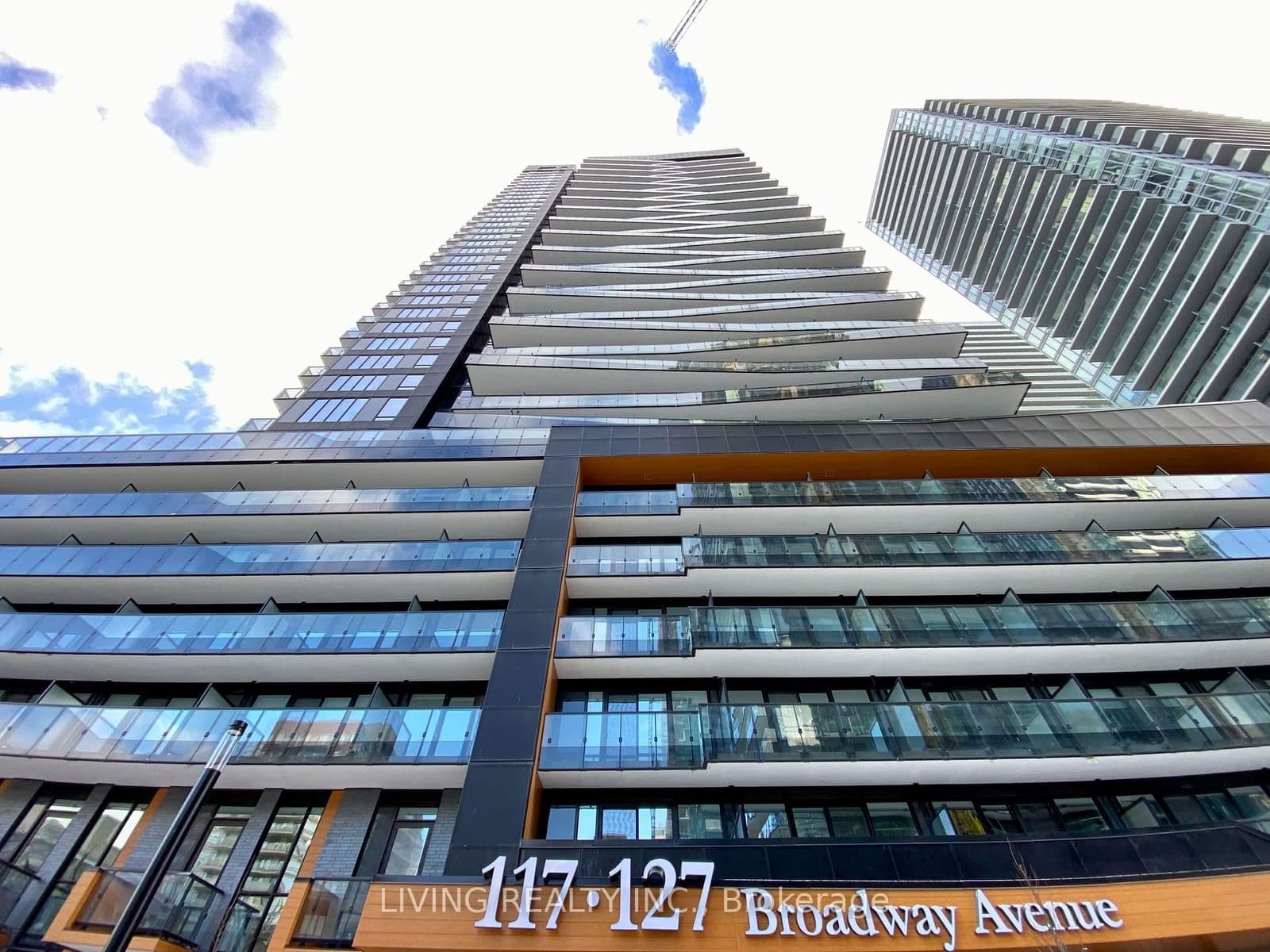 117 Broadway Avenue, Unit 612