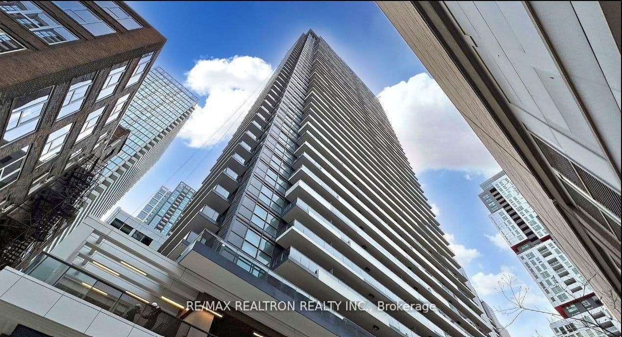 38 Widmer Street, Unit 1202