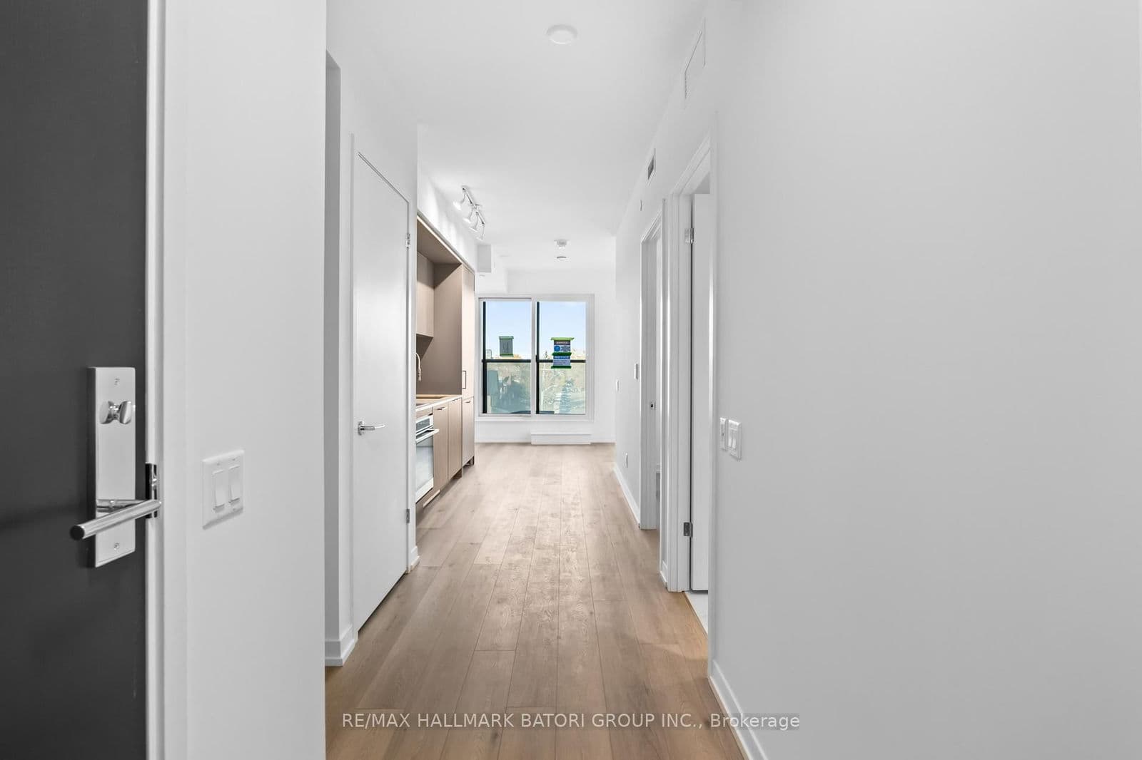 863 St. Clair Avenue W, Unit 504