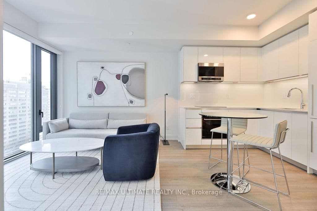 8 Cumberland Street, Unit 1805