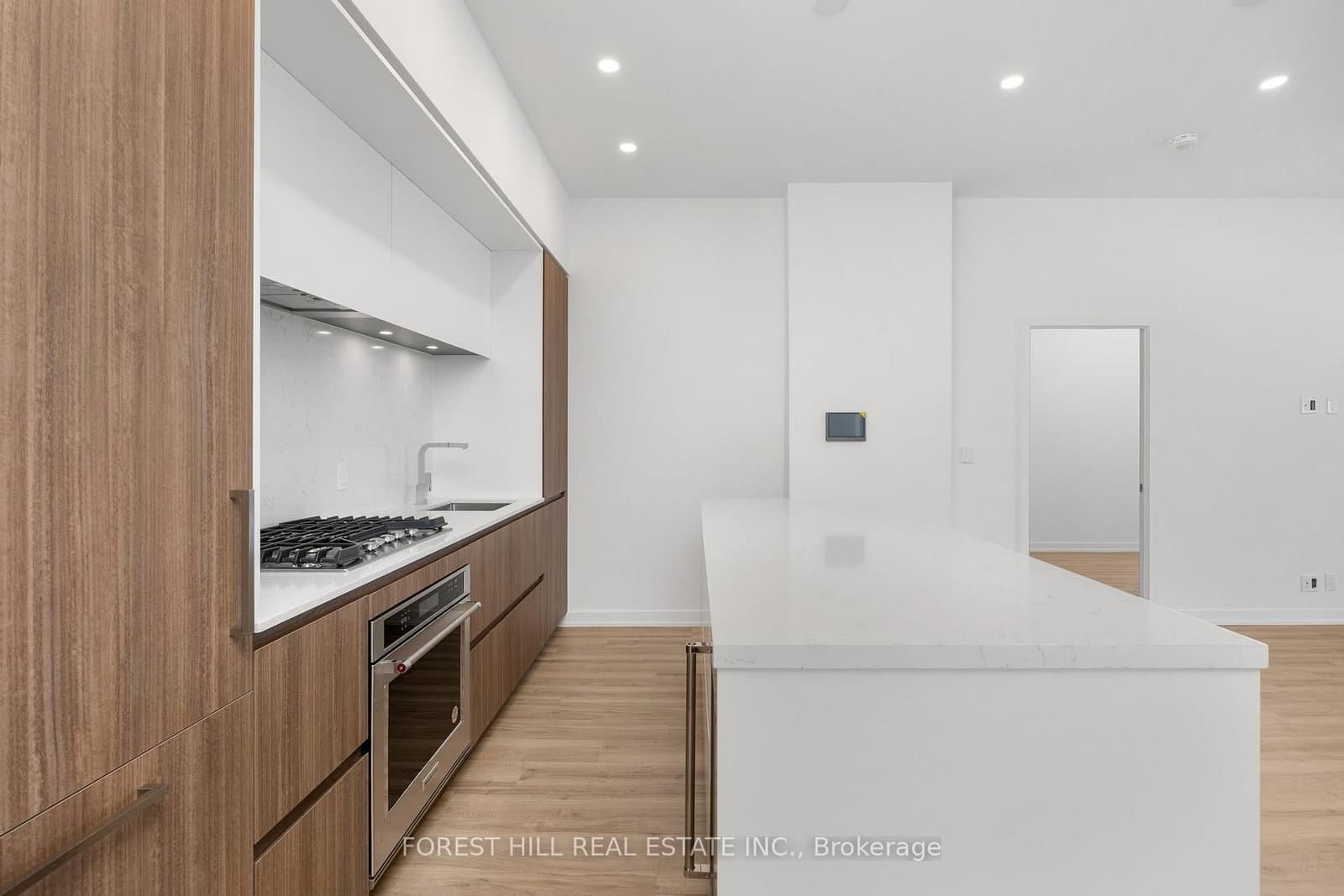 1 Hillsdale Avenue W, Unit 701