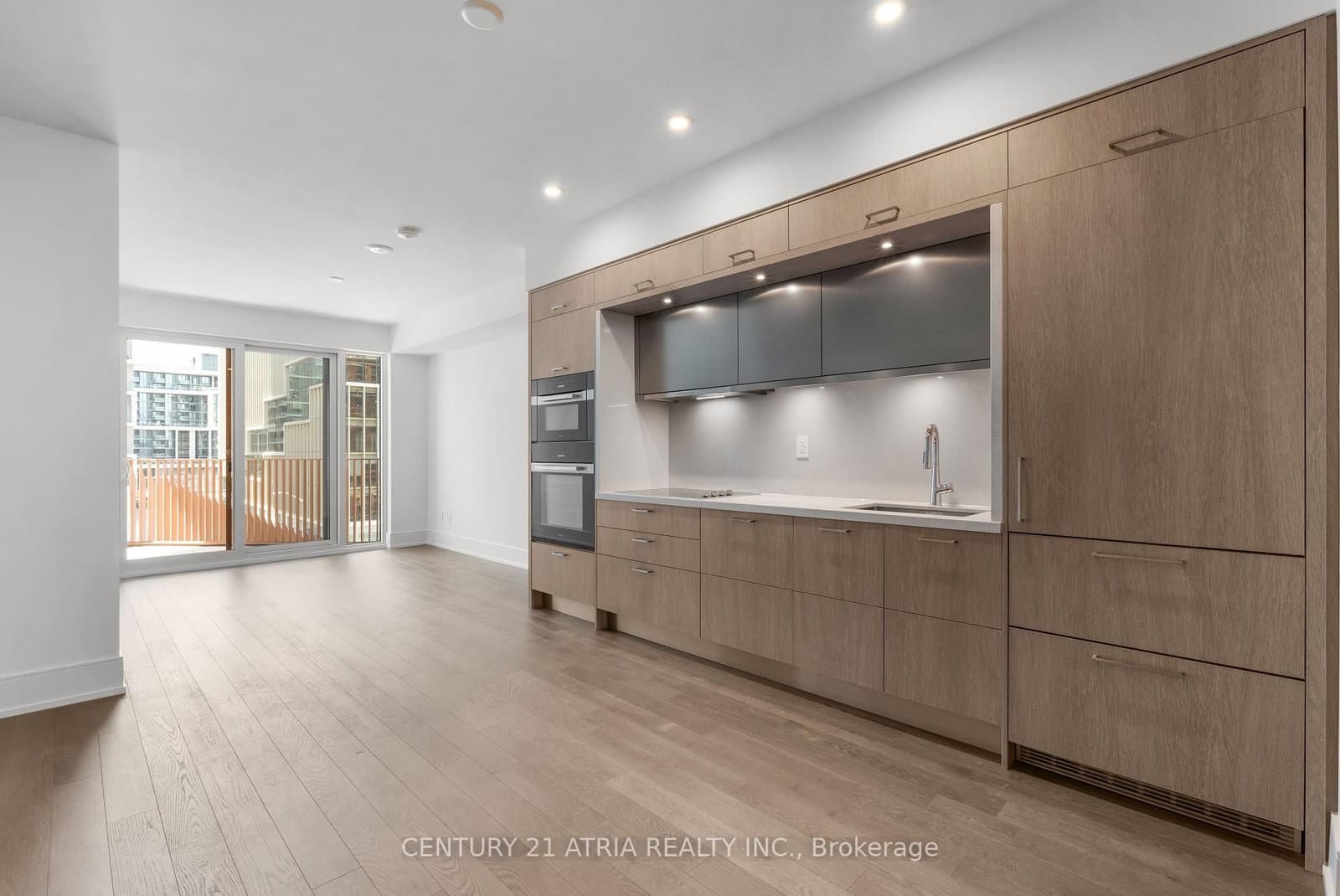 155 Merchants' Wharf, Unit 421