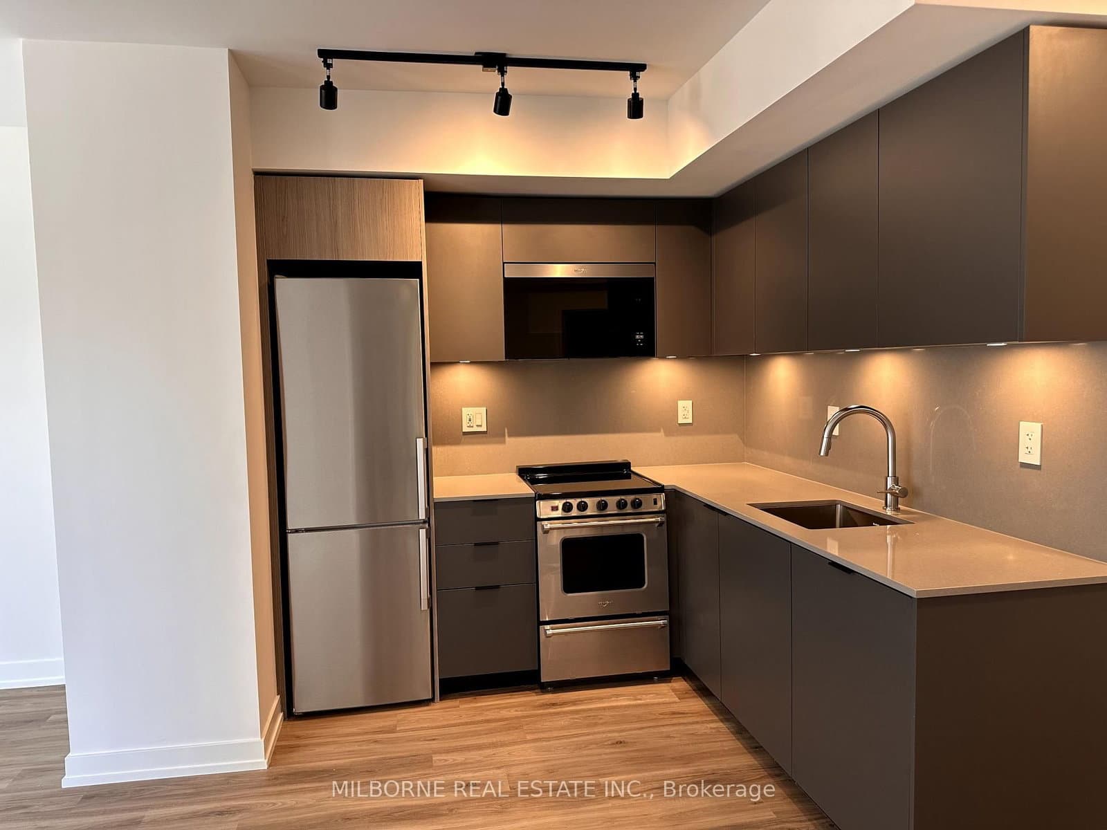 73 Broadway Avenue, Unit 204