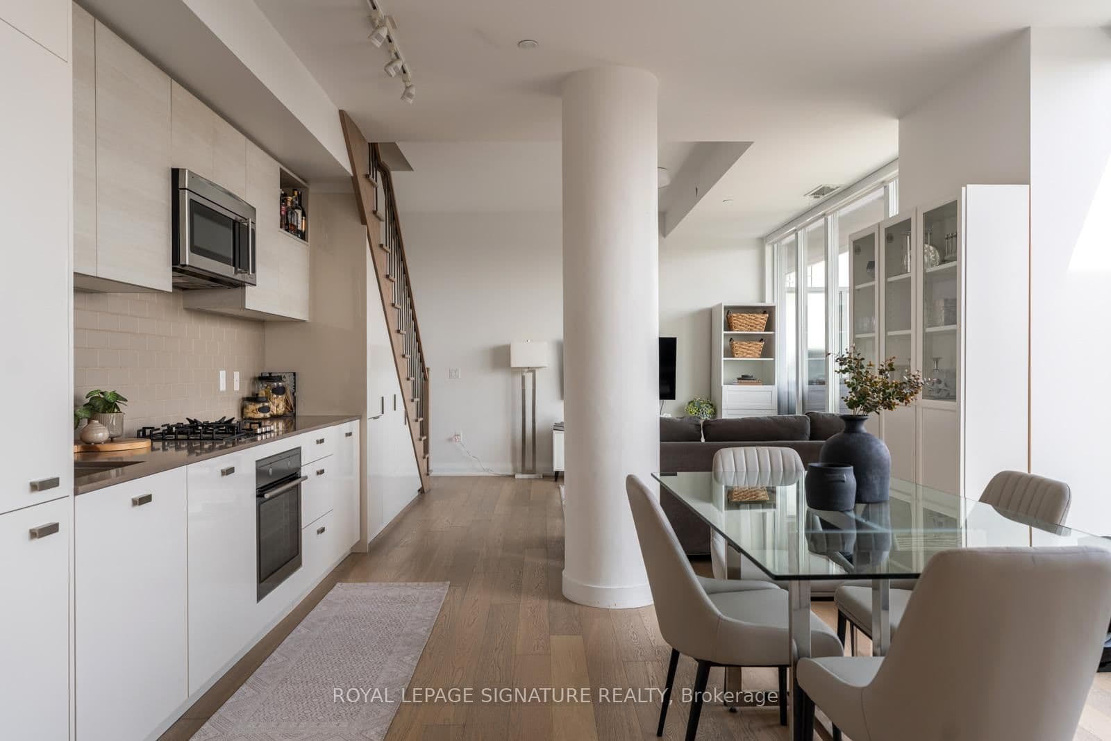 835 St Clair Avenue W, Unit 808