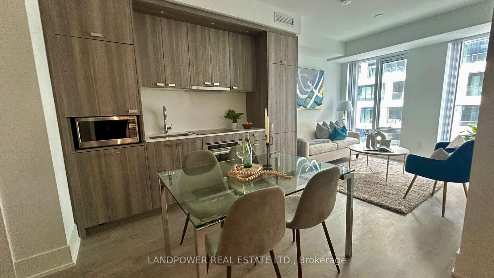 480 Front Street W, Unit 805