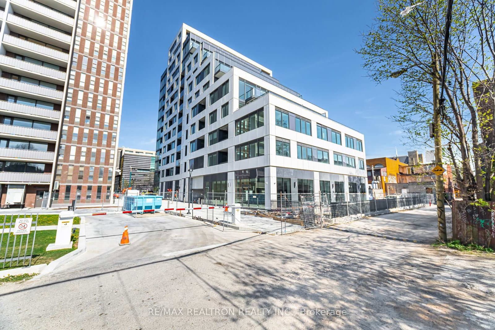 664 Spadina Avenue, Unit 1105