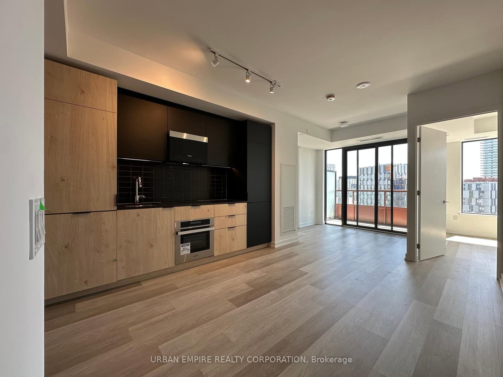 28 Eastern Avenue, Unit LPH15