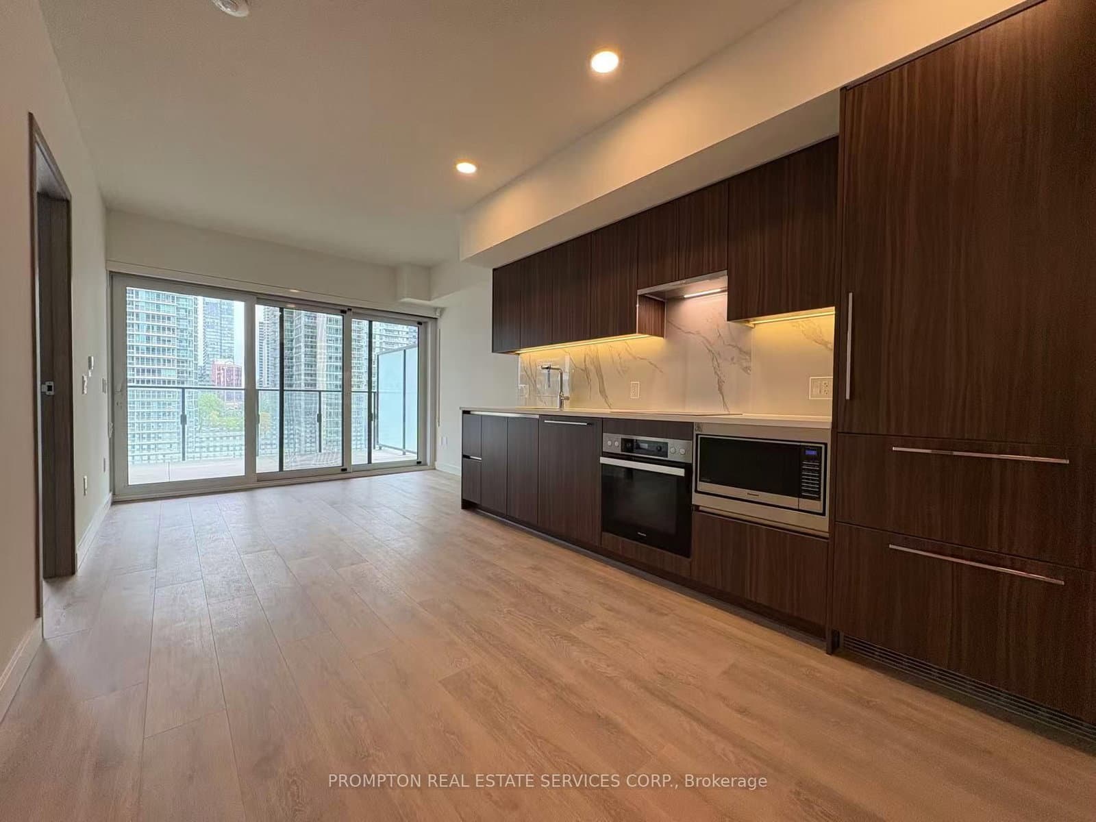 3 Concord Cityplace Way, Unit 835