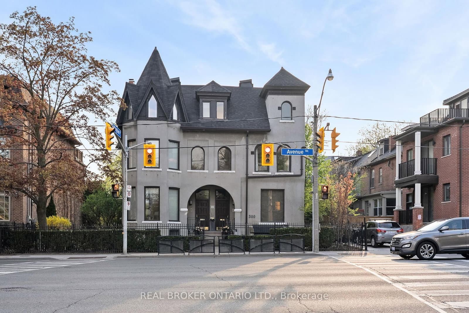 300 Avenue Road, Unit 4