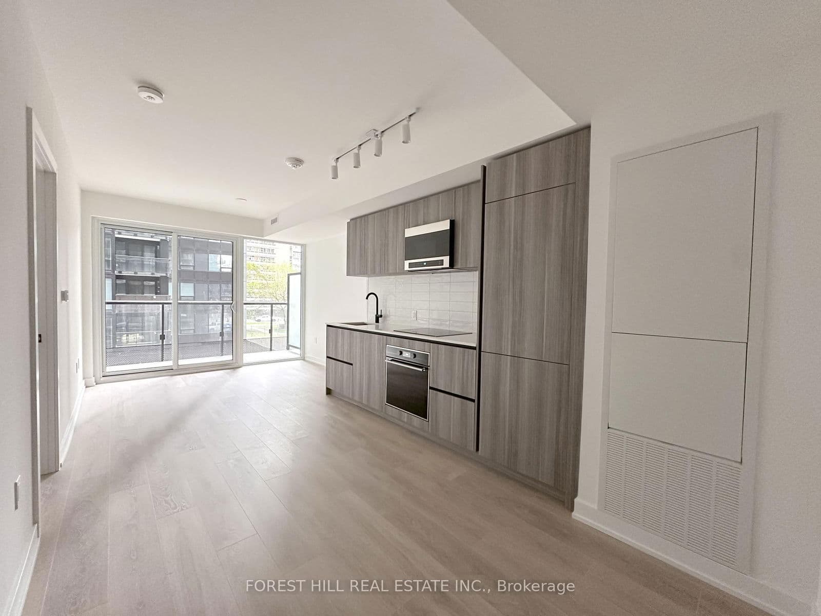 117 Broadway Avenue, Unit 301