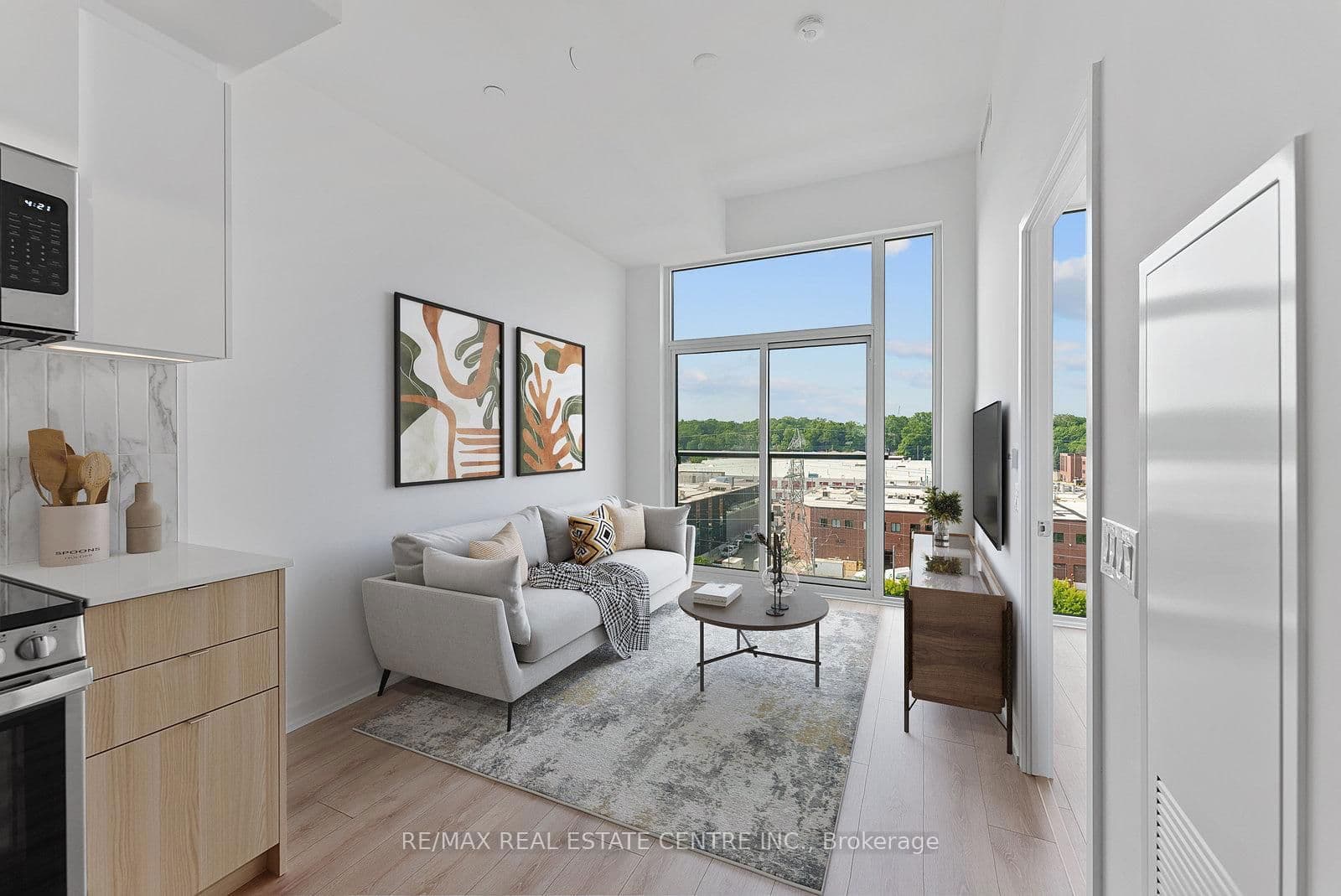 500 Dupont Street, Unit 810