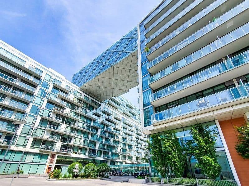 39 Queens Quay E, Unit 924