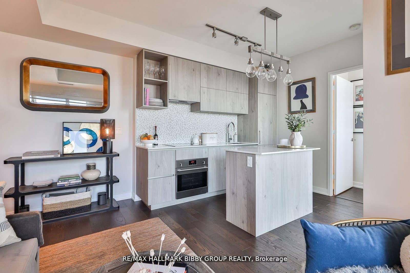 1 Yorkville Avenue, Unit 5008