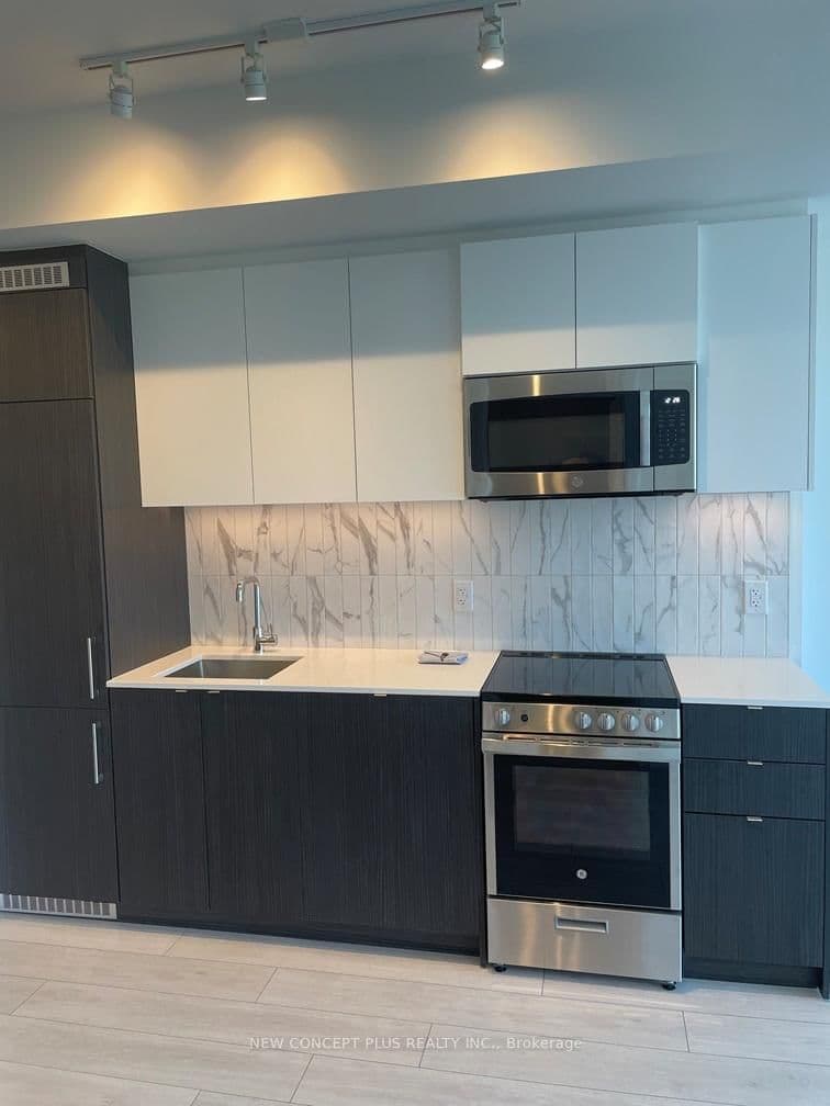 500 Dupont Street, Unit 411