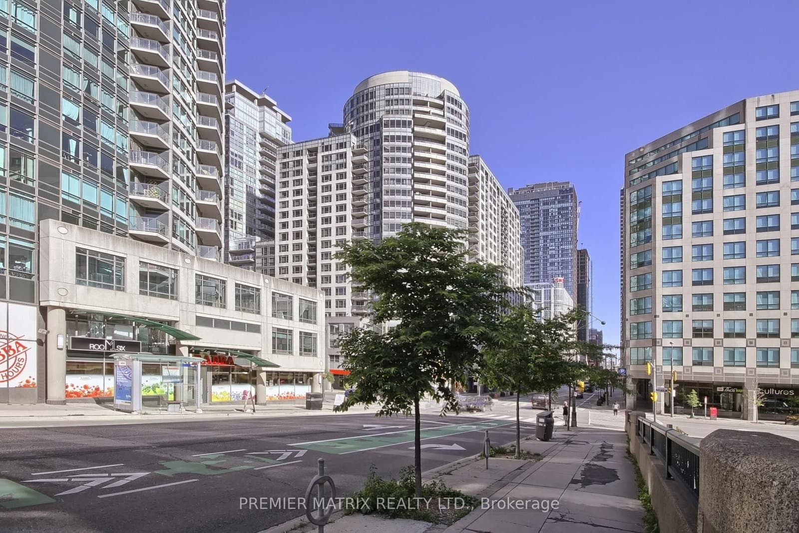 20 Blue Jays Way, Unit 222