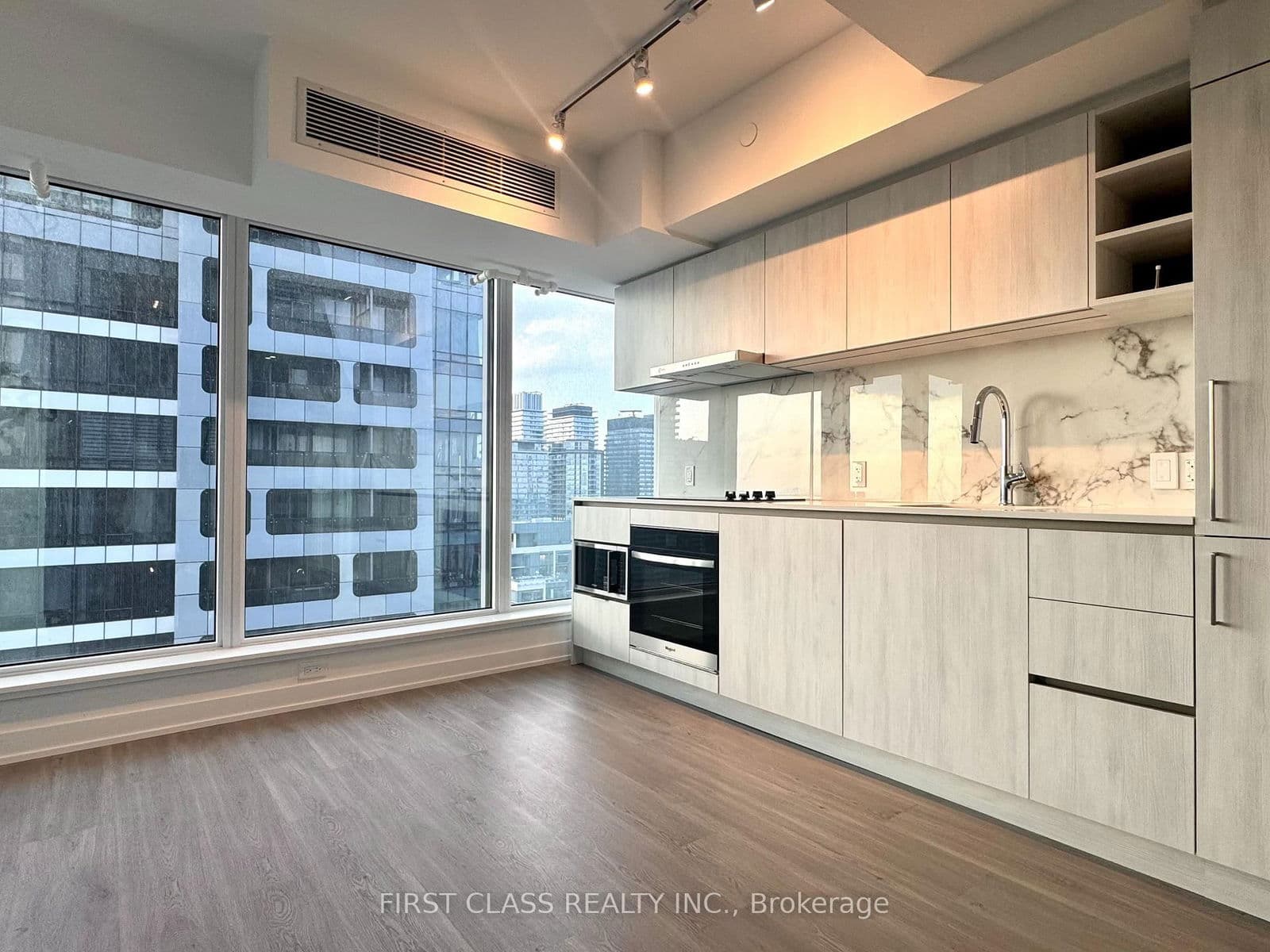 8 Wellesley Street W, Unit 5005