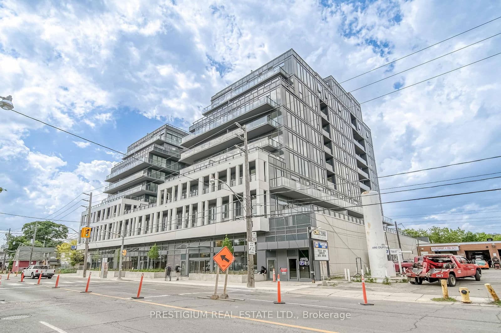 500 Dupont Street, Unit 711