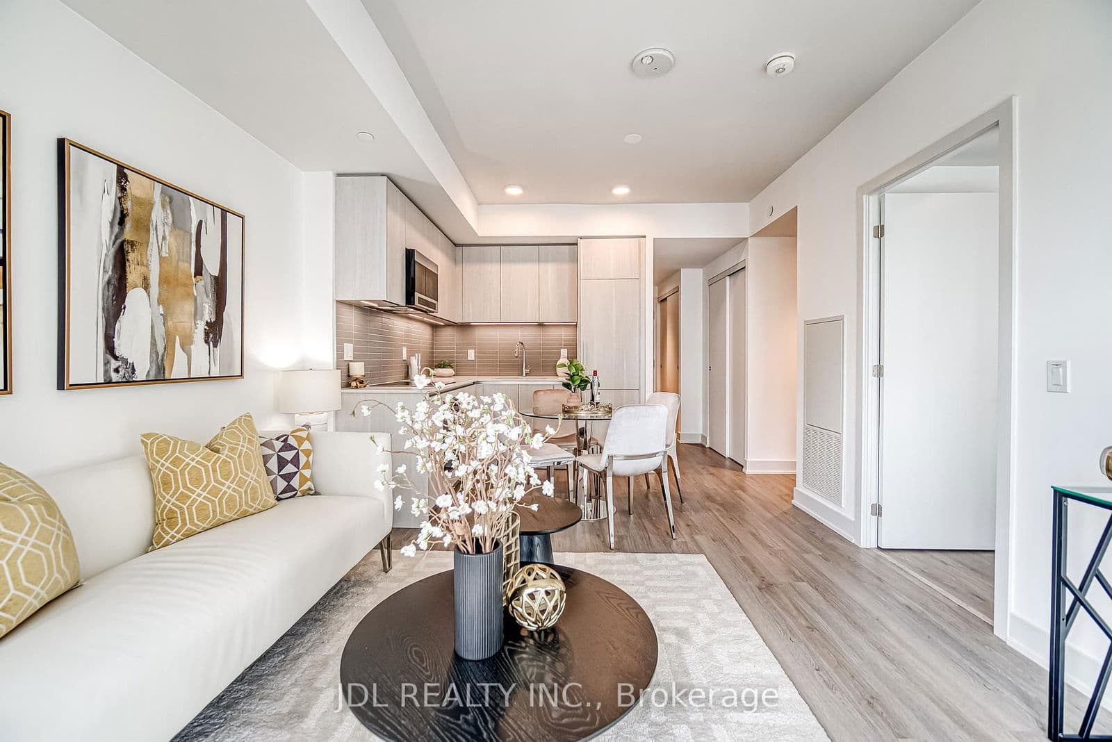 8 Cumberland Street, Unit 3105