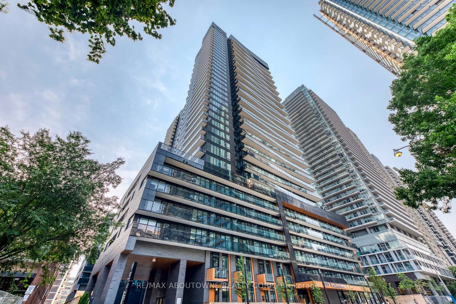 117 broadway Avenue, Unit 1012