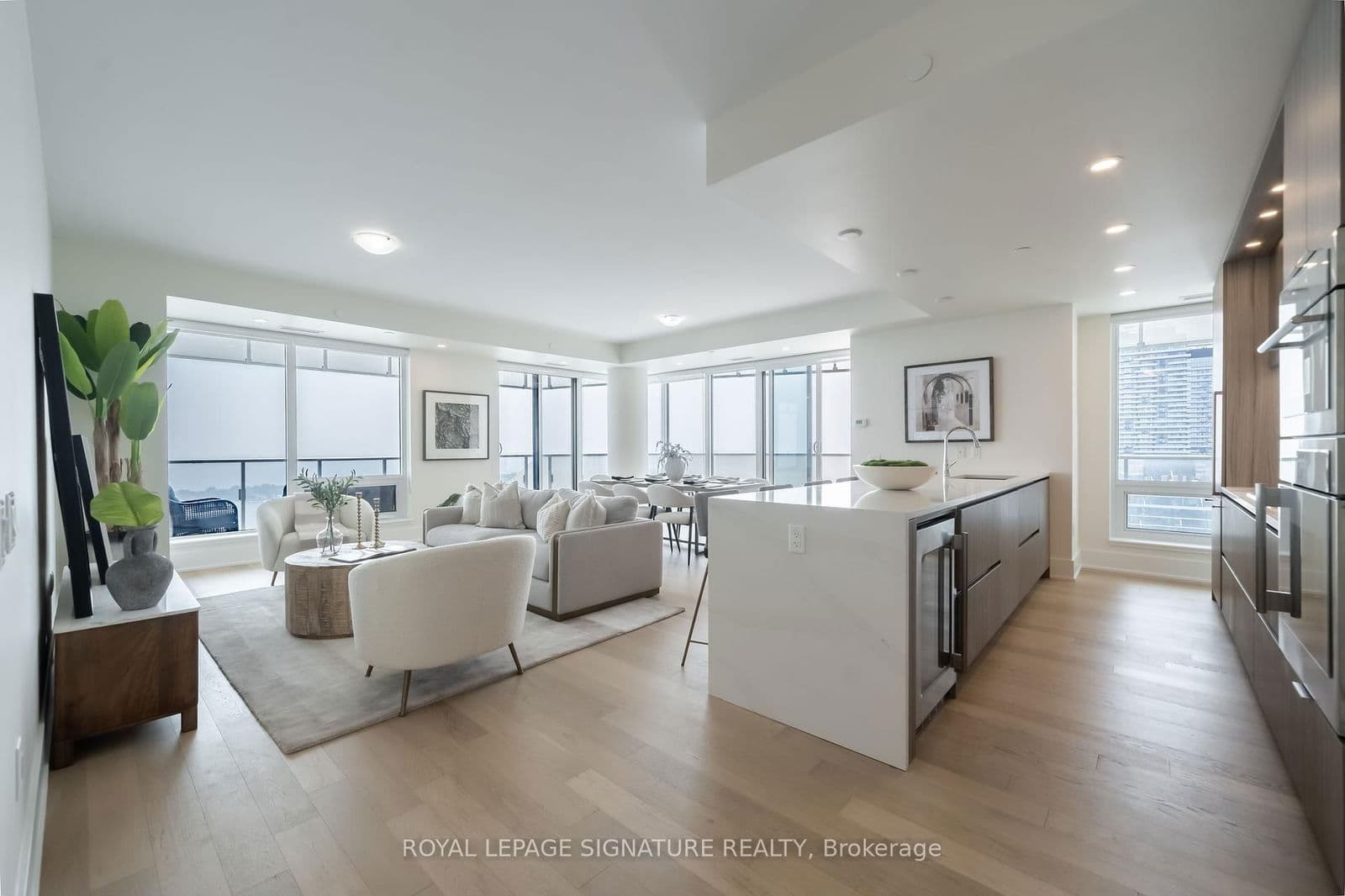 28 Freeland Street, Unit 5402