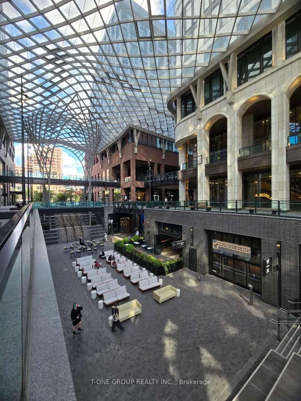 480 Front Street W, Unit 803