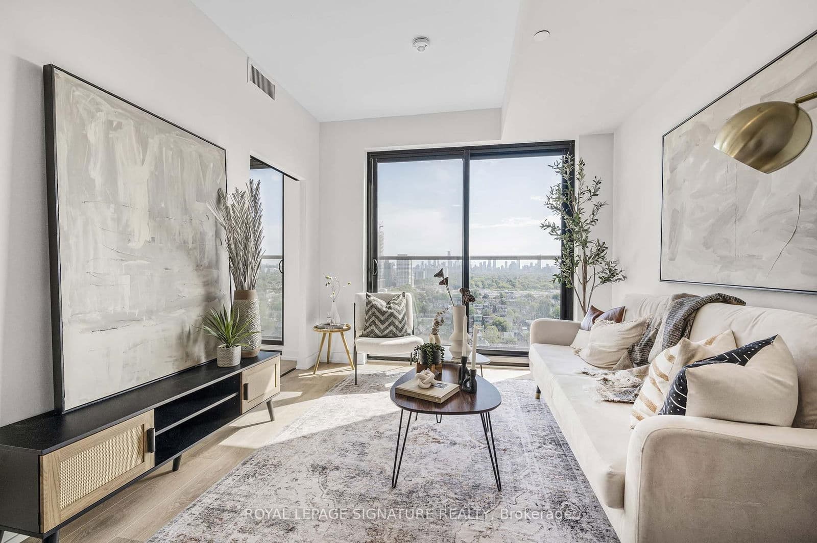 181 Sterling Road, Unit LPH 11