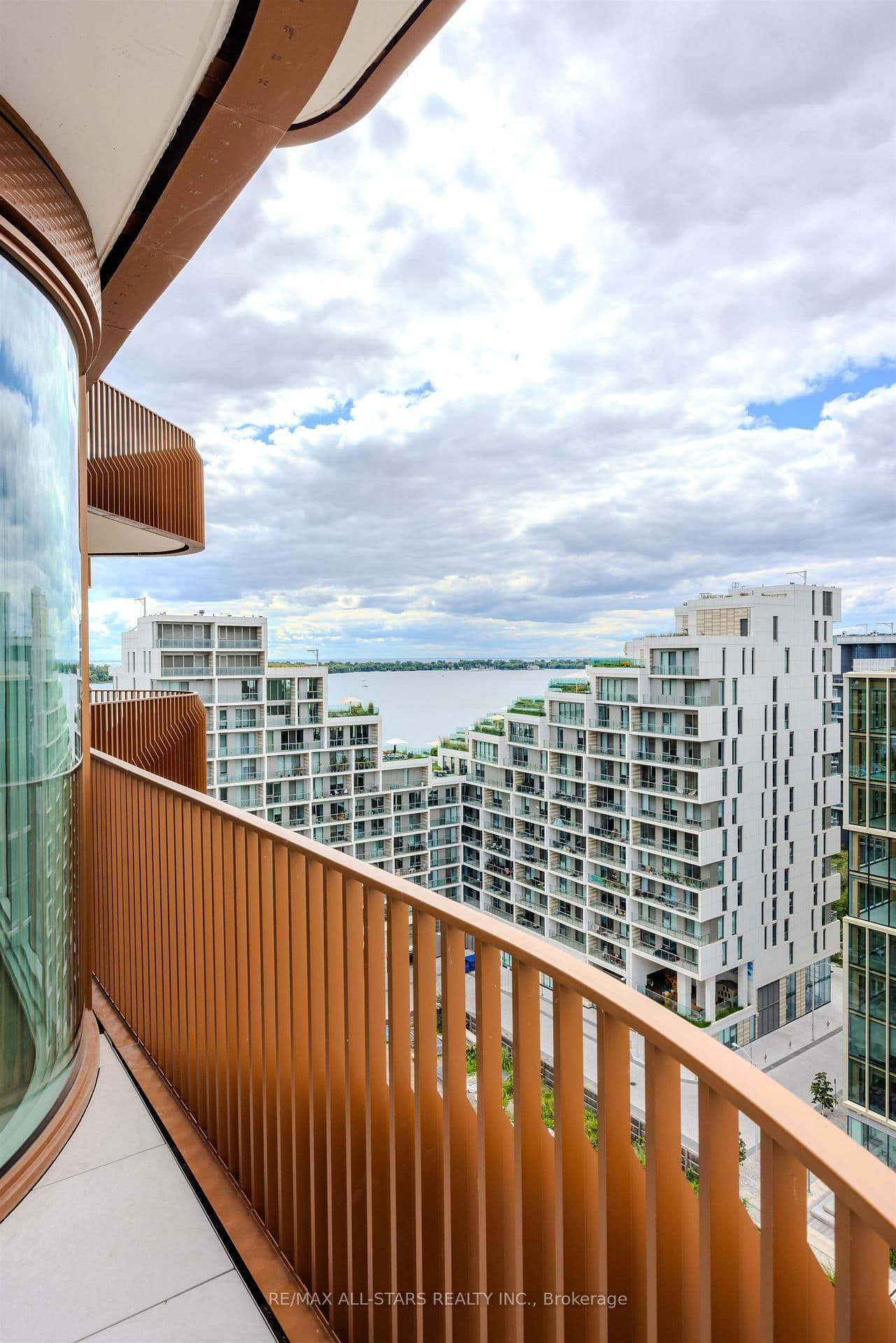 155 Merchants Wharf, Unit 1328