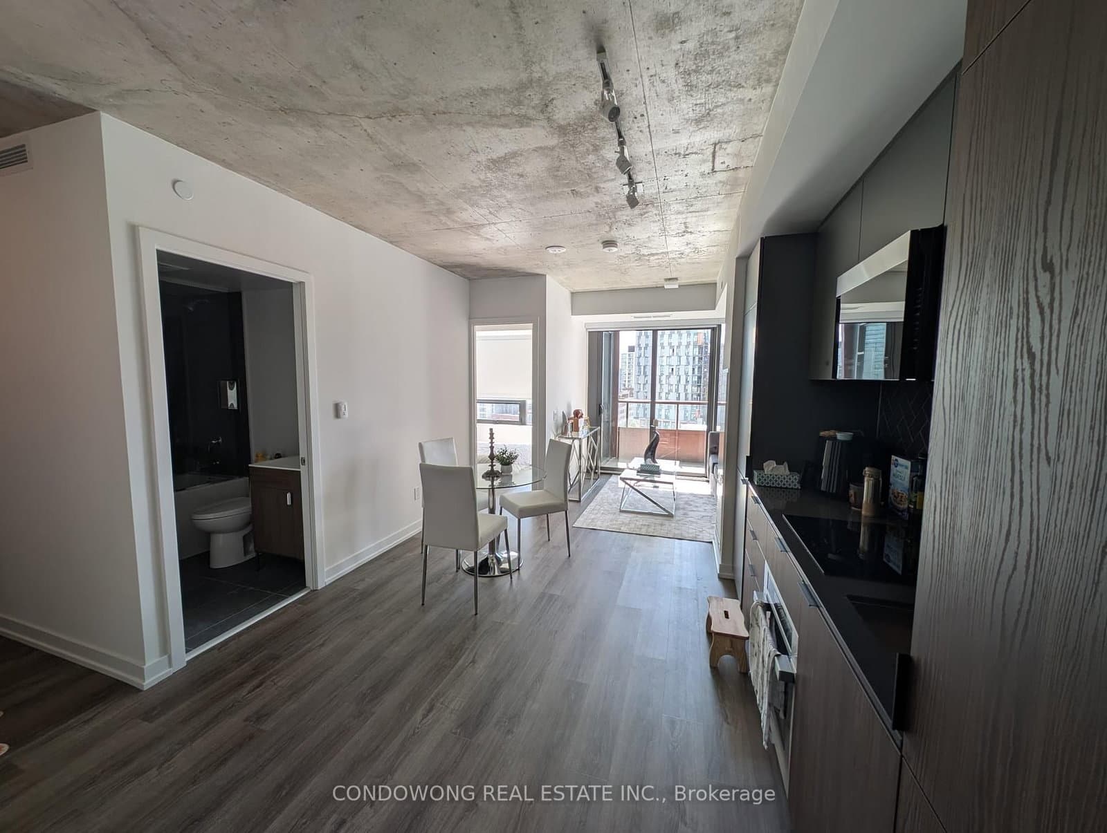 28 Eastern Avenue, Unit 910