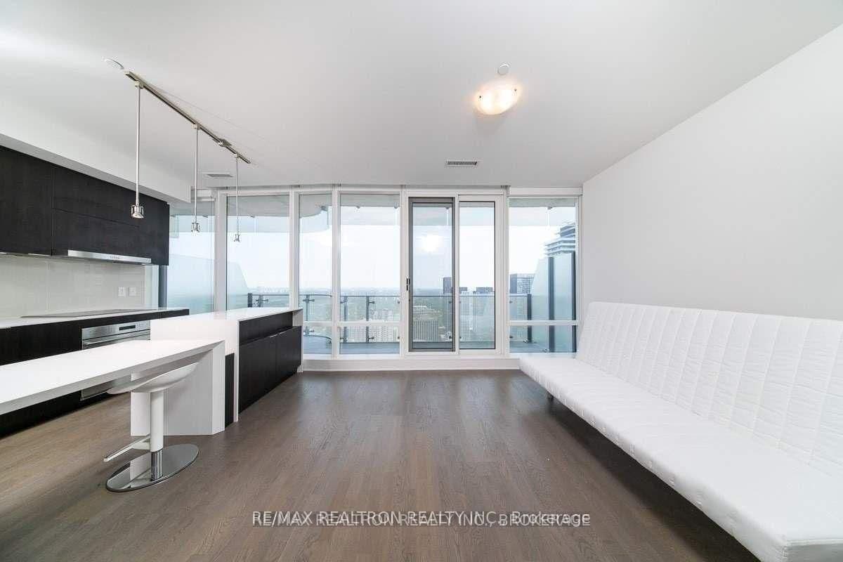 1 Bloor Street E, Unit 4202