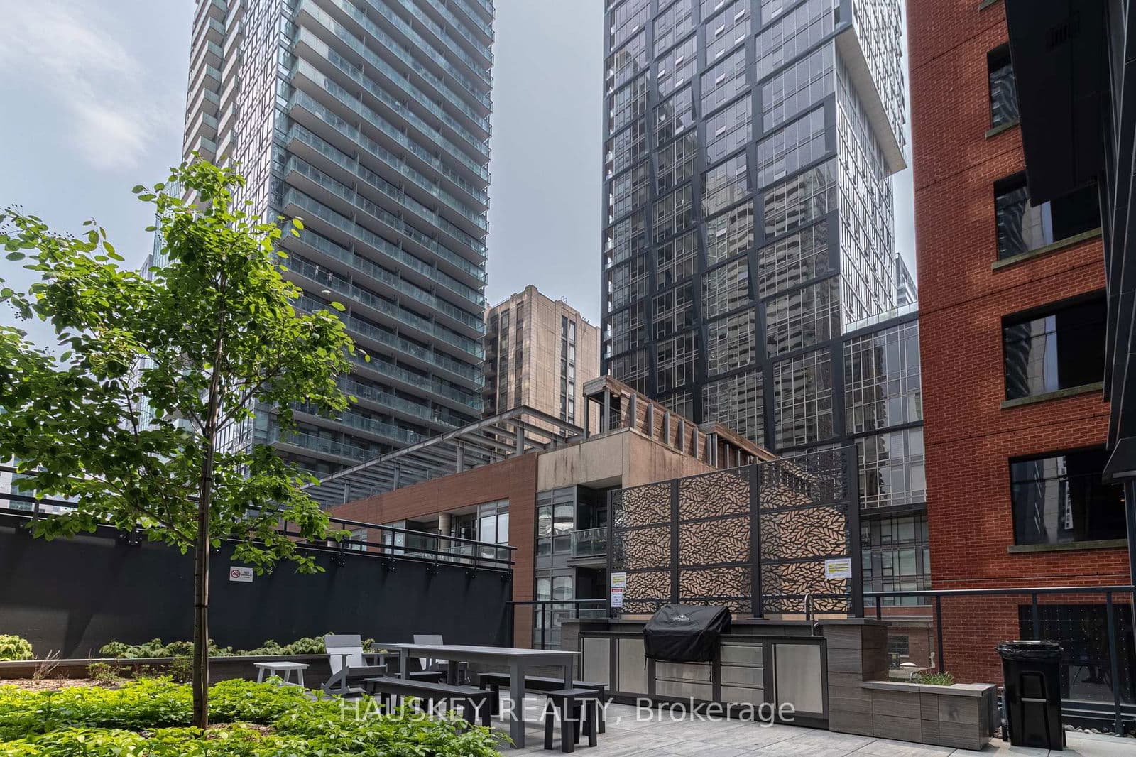 327 King Street W, Unit 3004