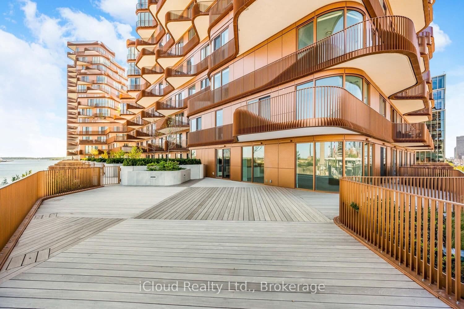 155 Merchants' Wharf, Unit 331