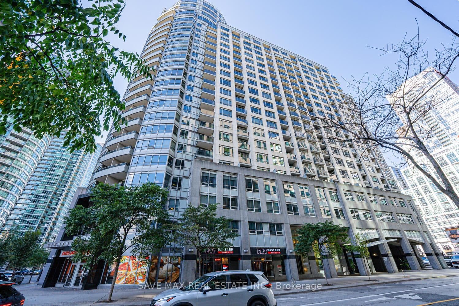 20 Blue Jays Way, Unit 2021