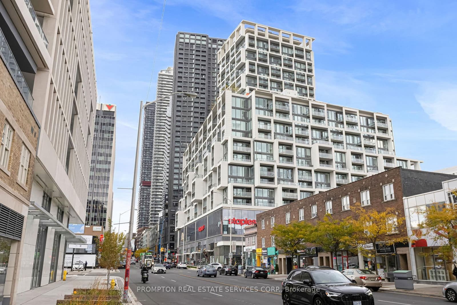 8 Hillsdale Avenue E, Unit 1732