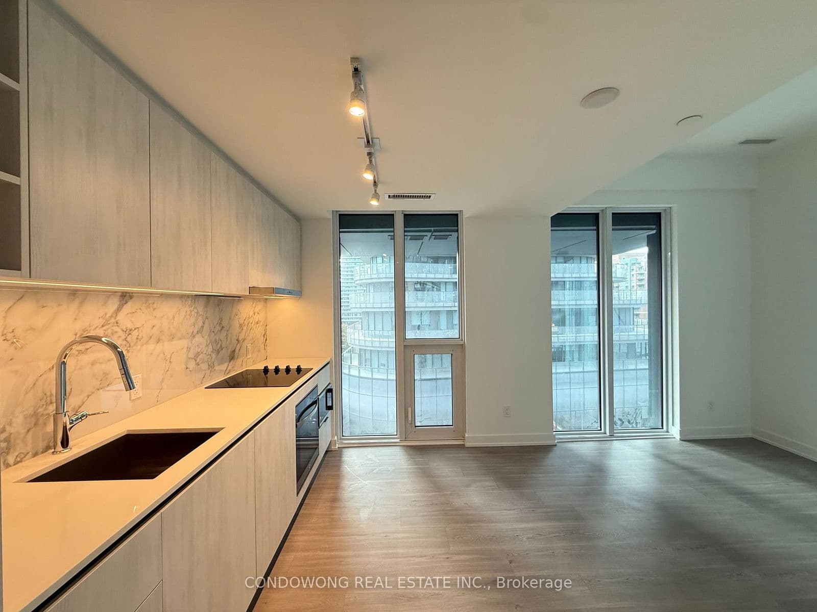 8 Wellesley Street W, Unit 809