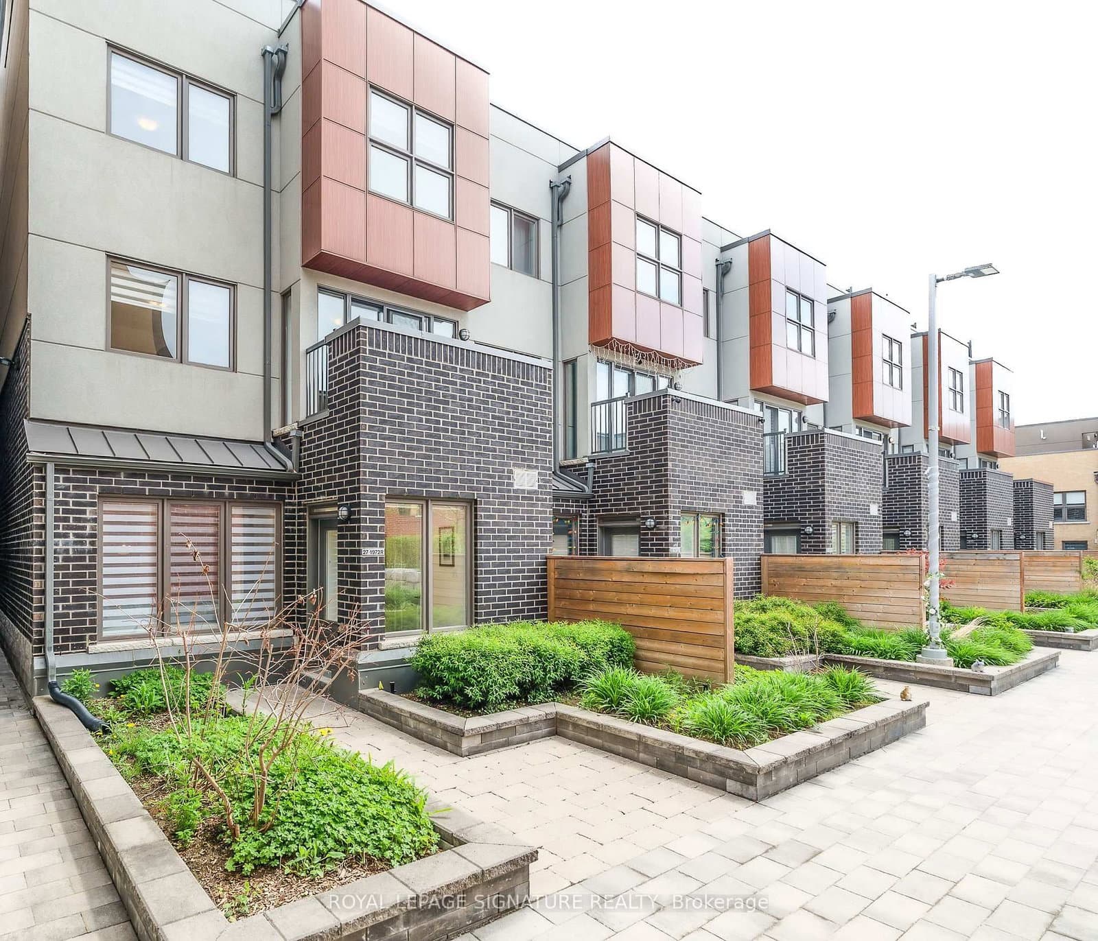 1972 Victoria Park Avenue, Unit 27