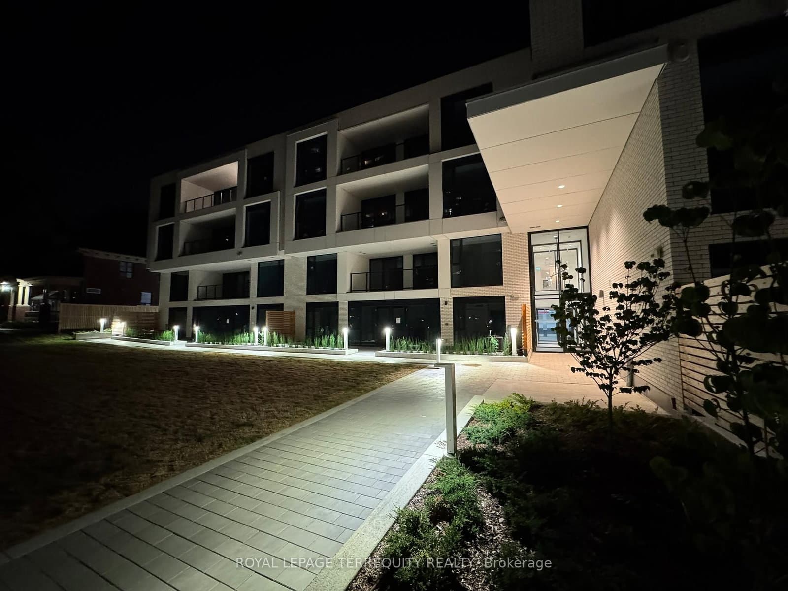 200 Keewatin Avenue, Unit 207