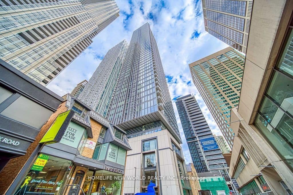 8 Cumberland Street, Unit 3002