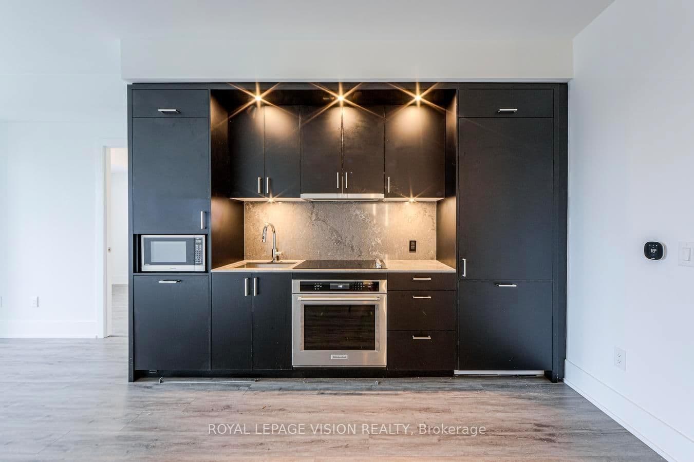 480 Front Street W, Unit 1103