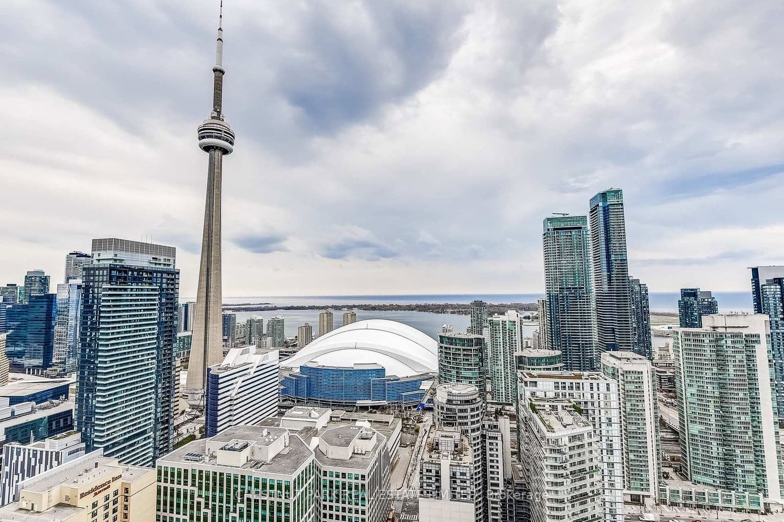 #4005 - 88 Blue Jays Way