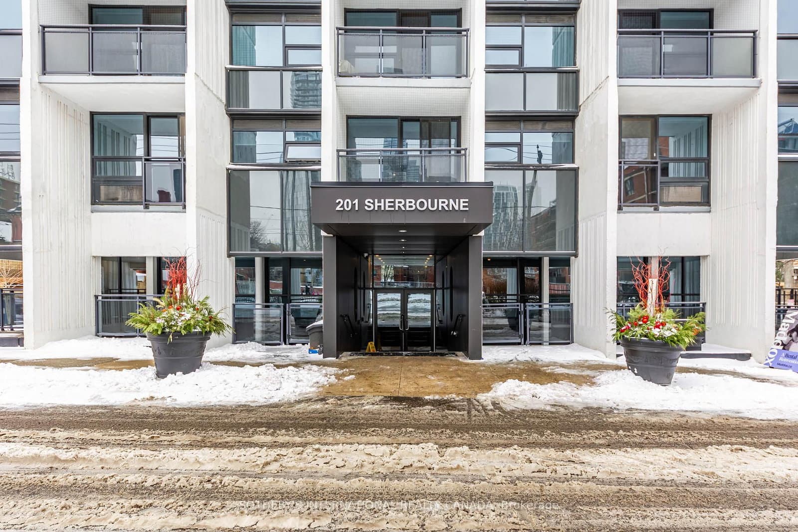 191 Sherbourne Street, Unit 819