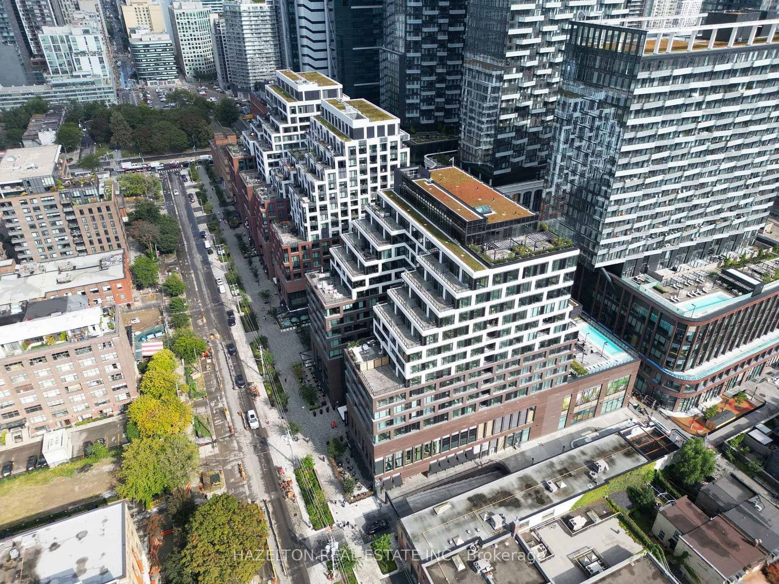 #301 - 455 Wellington Street W