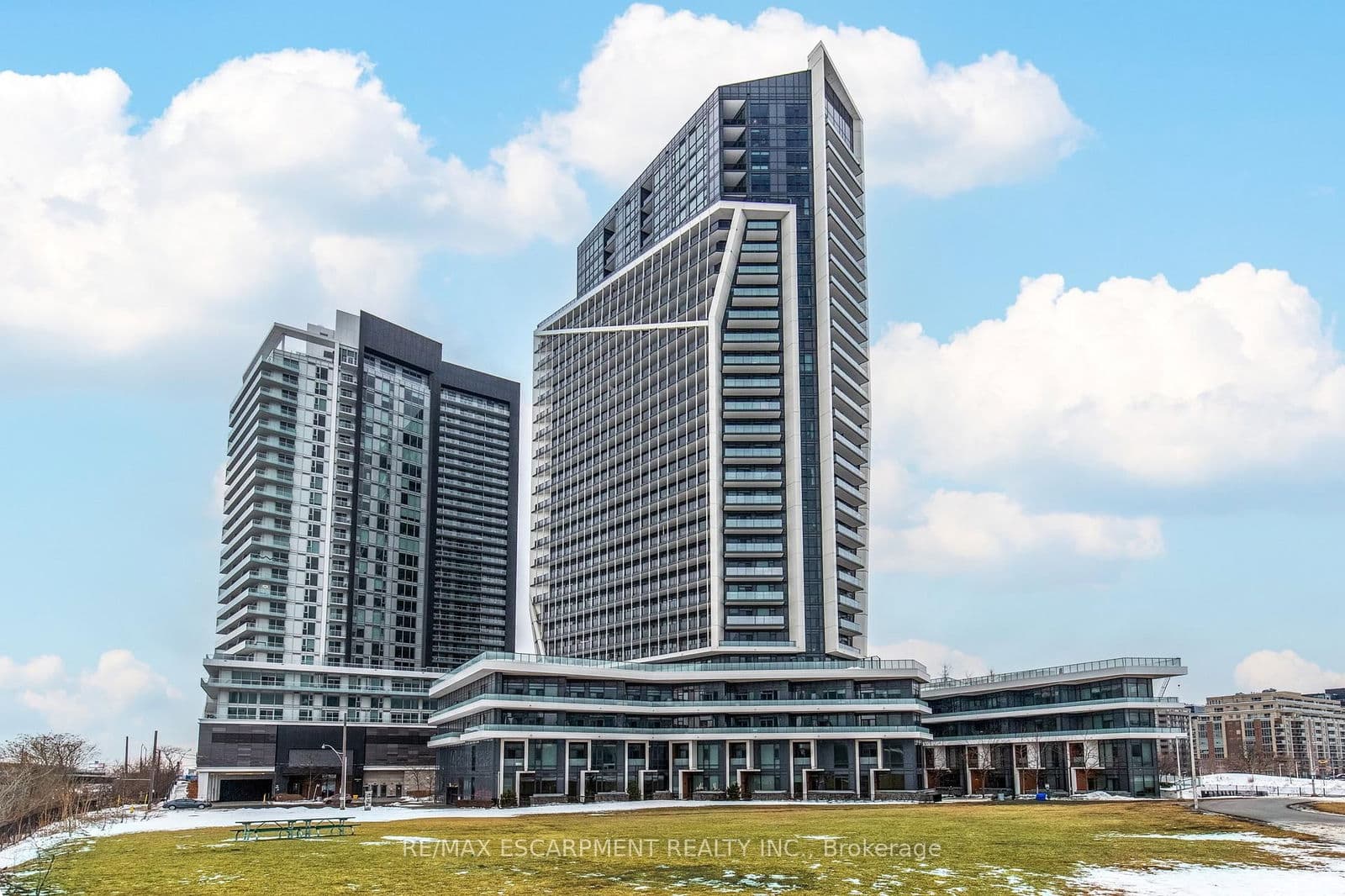 #216 - 50 Ordnance Street