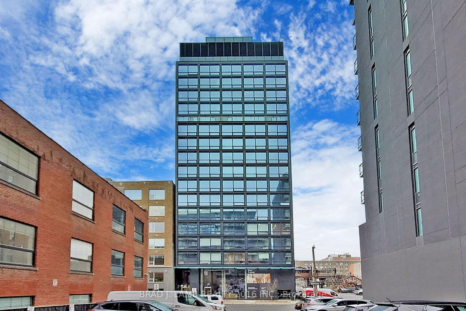 #202 - 458 Richmond Street W
