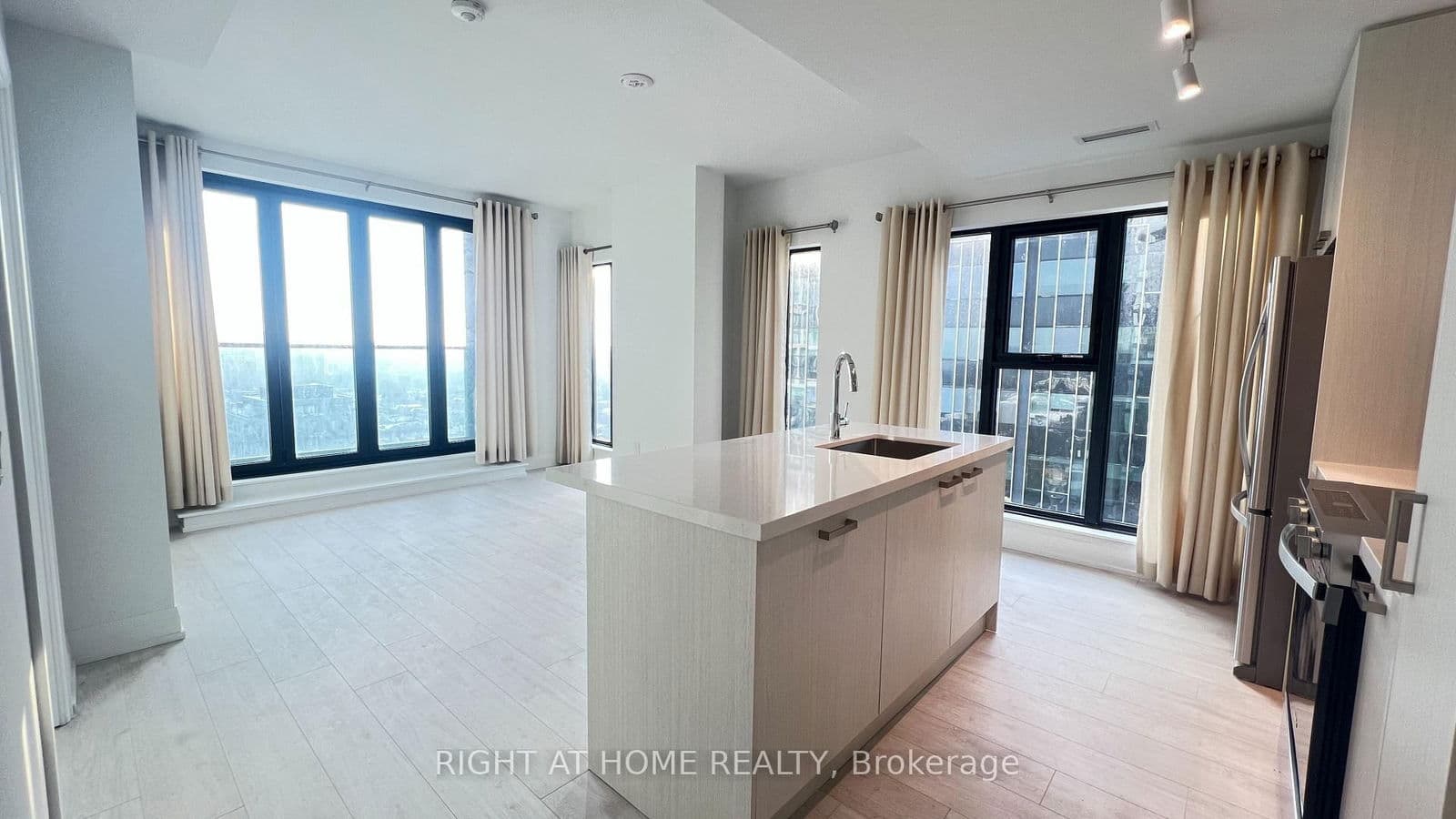 20 Soudan Avenue, Unit 1707