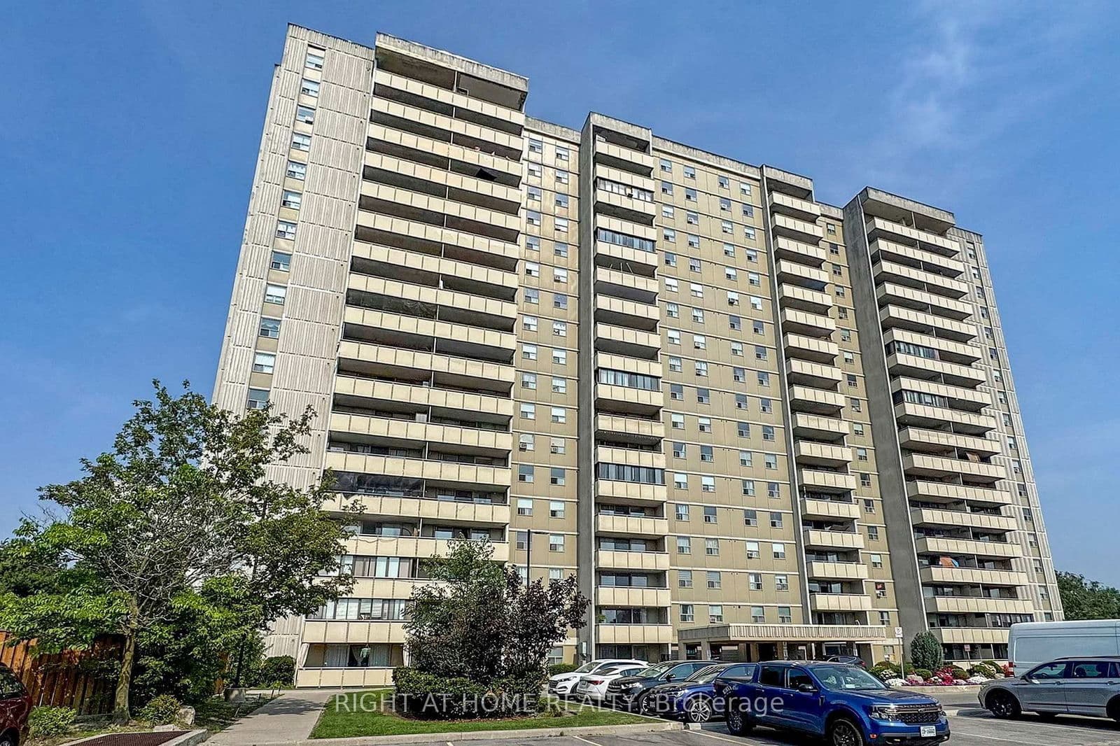 #702 - 1338 York Mills Road