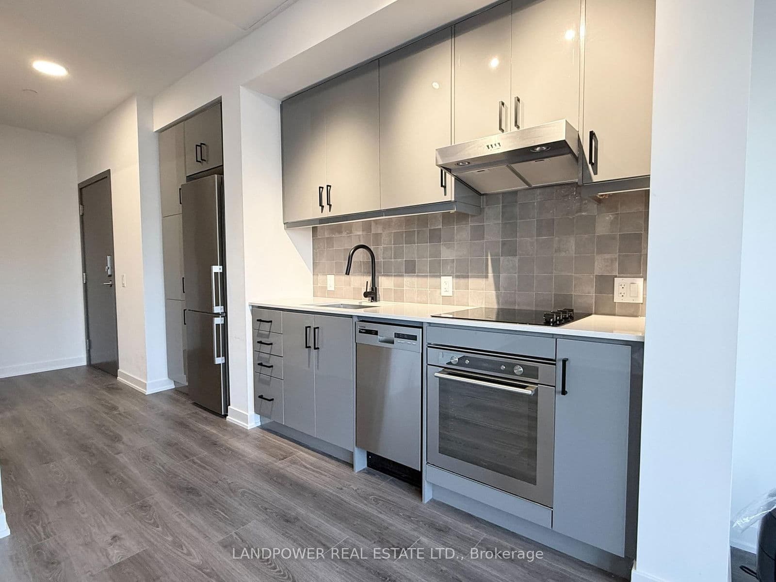 9 Tecumseth Street, Unit 525