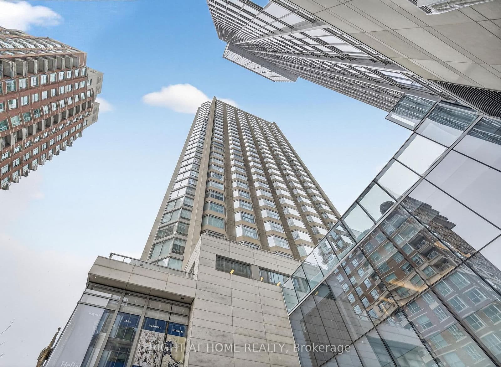 #2512 - 155 Yorkville Avenue