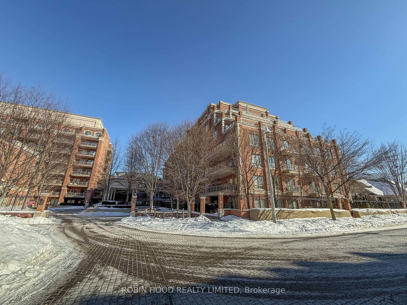 #331 - 21 Burkebrook Place