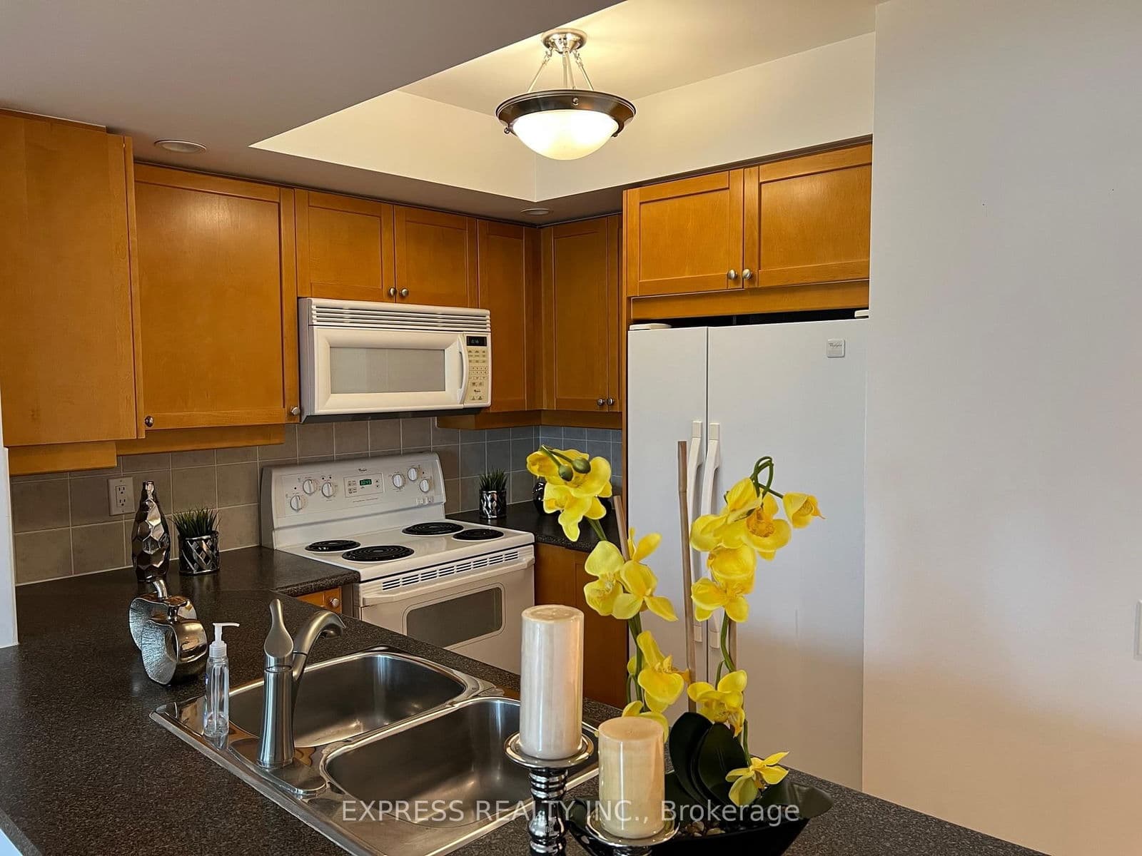 #1024 - 15 NorthTown Way